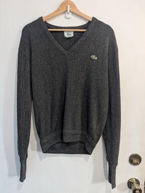 Vintage Izod Lacoste Alligator V-Neck Gray Sweater Men's USA Made Sz Medium